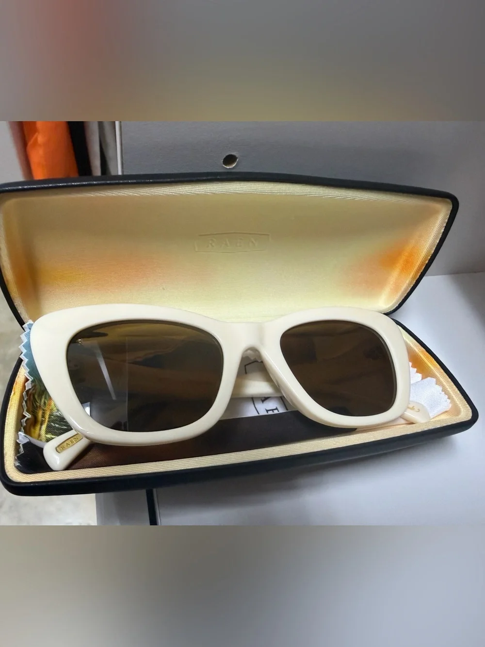 RAEN Cream Cat-Eye Sunglasses with Dark Lenses NEVER WORN